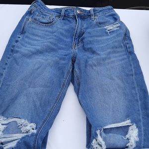 Size 4 American eagle mom jeans